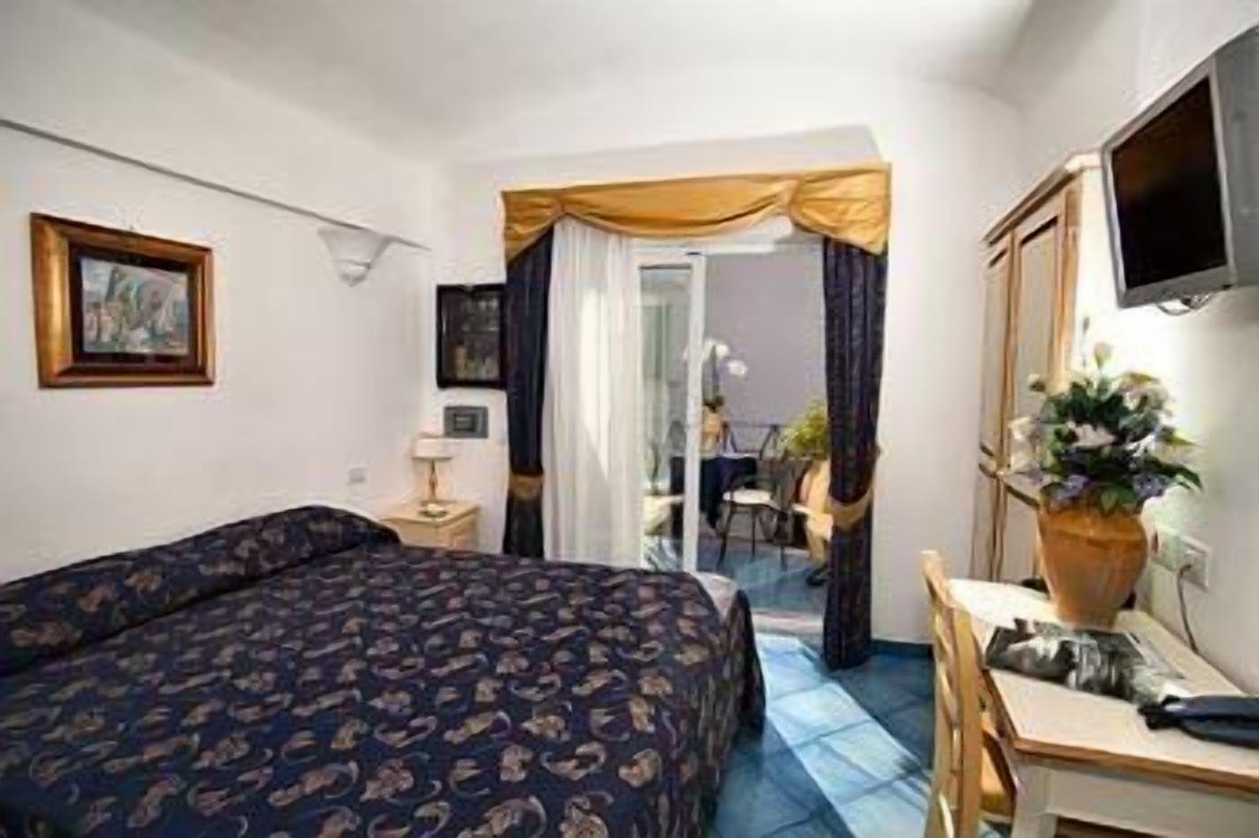 Hotel Bussola Anacapri  Bagian luar foto